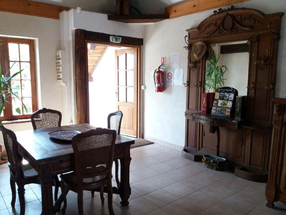 Le Domaine Du Cellier Panzió Sézanne Kültér fotó